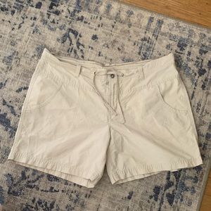 Columbia tan shorts